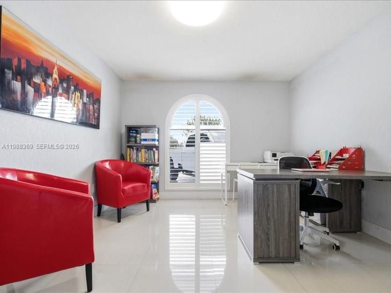 Active With Contract: $1,377,000 (5 beds, 5 baths, 2592 Square Feet)