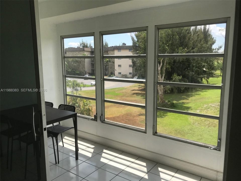 En Venta: $189,000 (1 camas, 1 baños, 727 Pies cuadrados)
