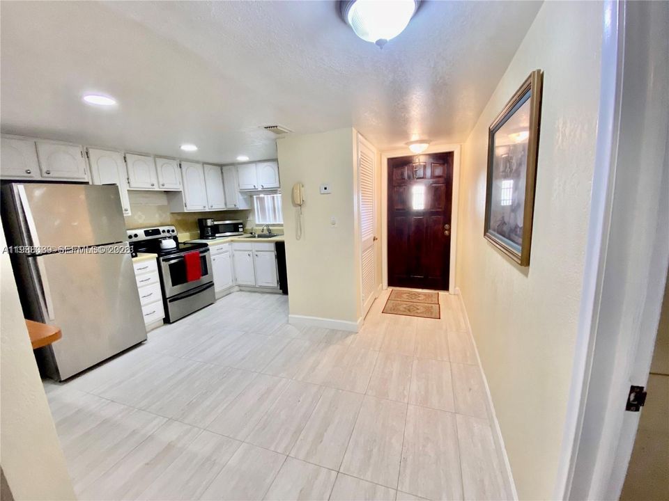 На продажу: $125,000 (2 спален, 2 ванн, 1170 Квадратных фут)