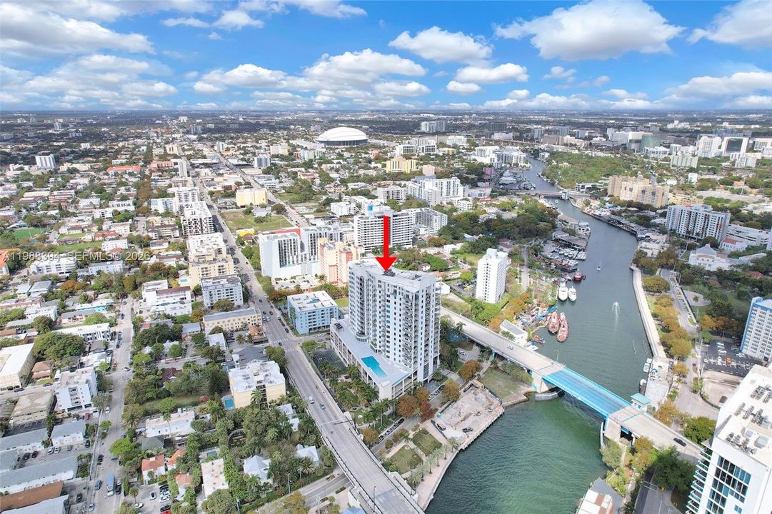 For Sale: $369,000 (2 beds, 1 baths, 925 Square Feet)
