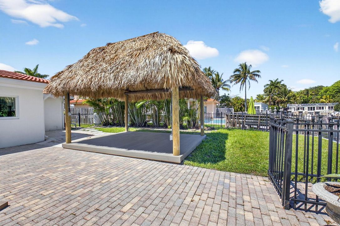 Tiki Hut