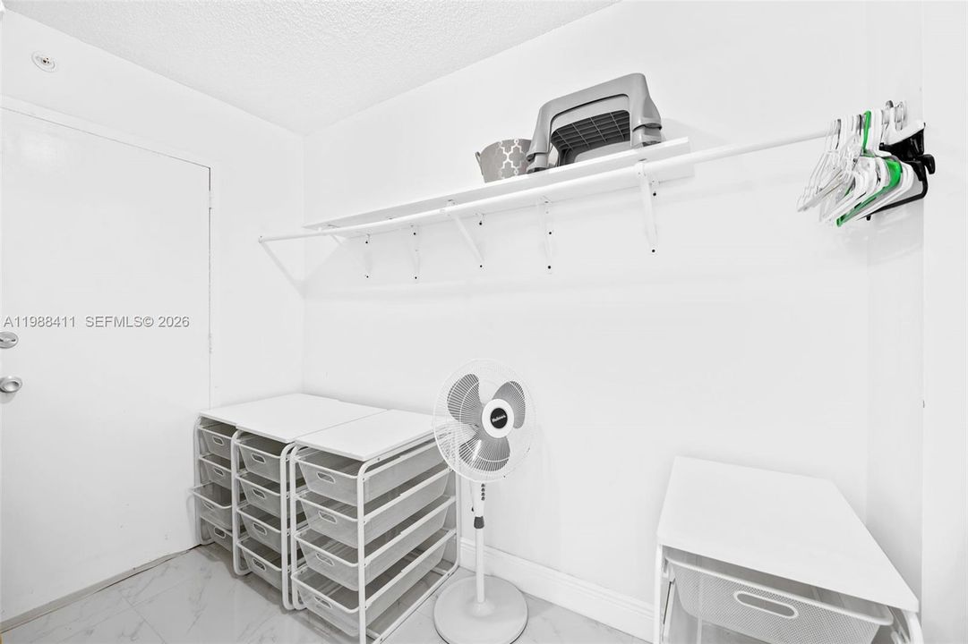 На продажу: $389,000 (1 спален, 1 ванн, 1116 Квадратных фут)