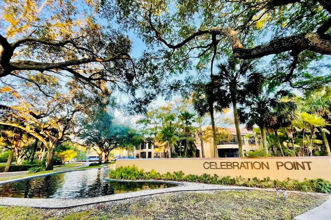 For Sale: $249,000 (1 beds, 1 baths, 640 Square Feet)