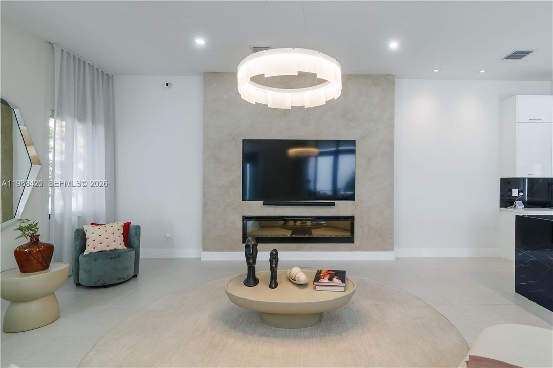 Vendido Recientemente: $1,850,000 (4 camas, 4 baños, 3714 Pies cuadrados)
