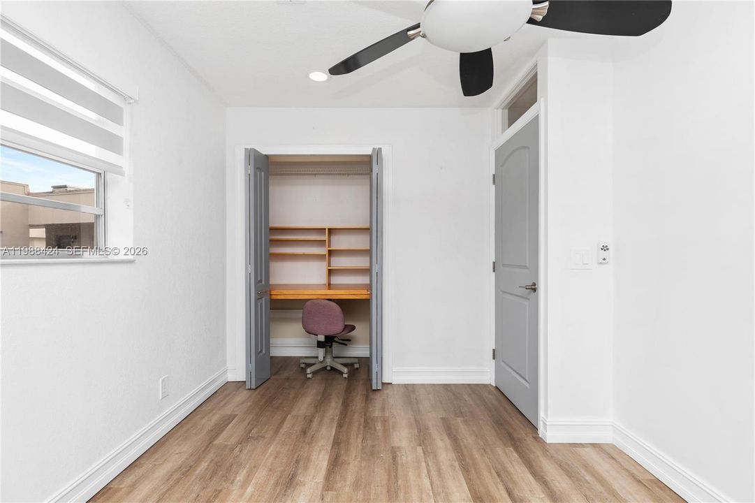 В аренду: $1,750 (2 спален, 2 ванн, 907 Квадратных фут)