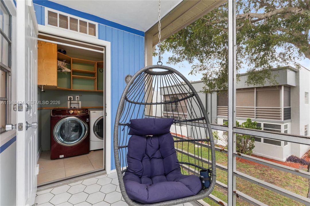 В аренду: $1,750 (2 спален, 2 ванн, 907 Квадратных фут)