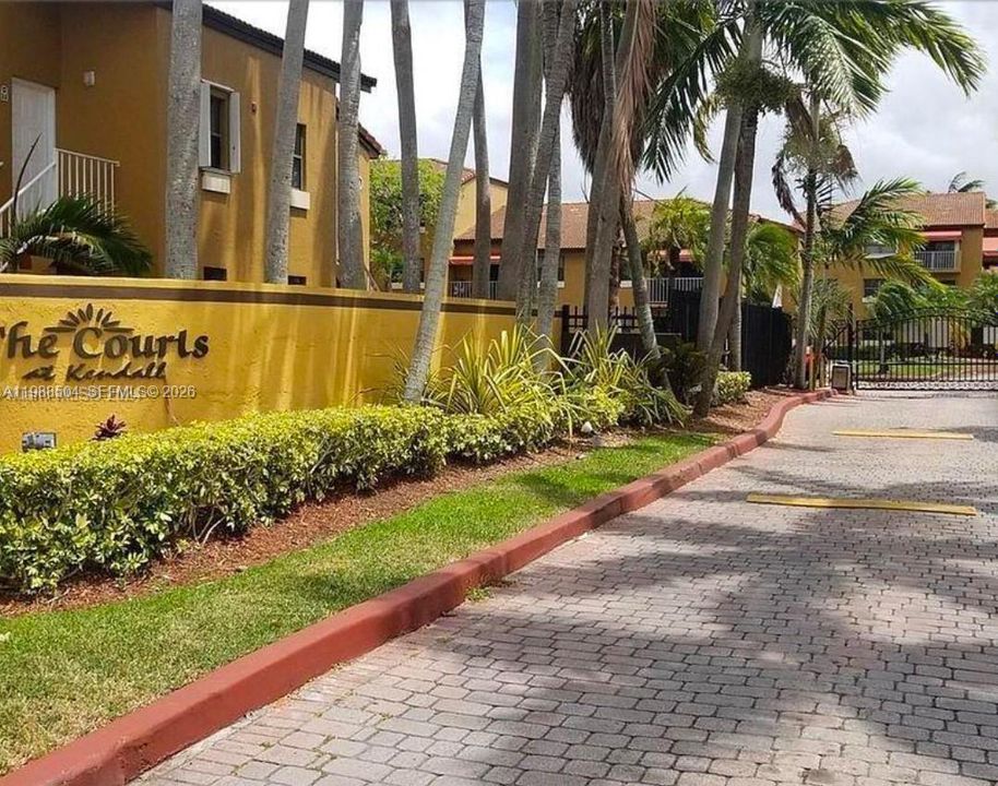 Activo con contrato: $2,050 (2 camas, 1 baños, 867 Pies cuadrados)