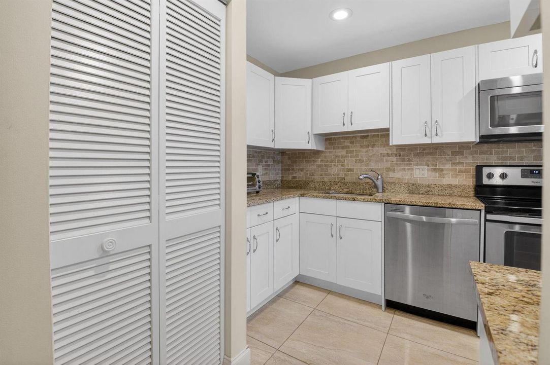 Kitchen / Laundry Area