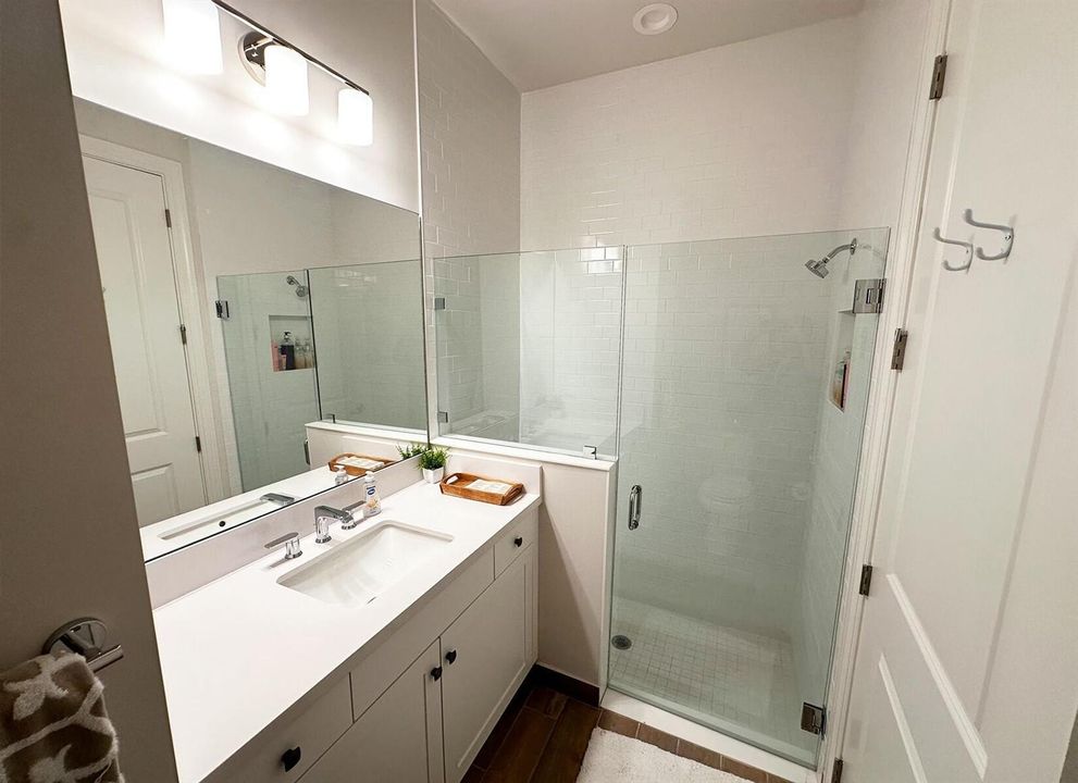 Full Bath 2