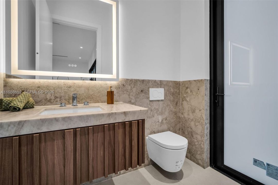 Vendido Recientemente: $2,700,000 (4 camas, 4 baños, 2546 Pies cuadrados)