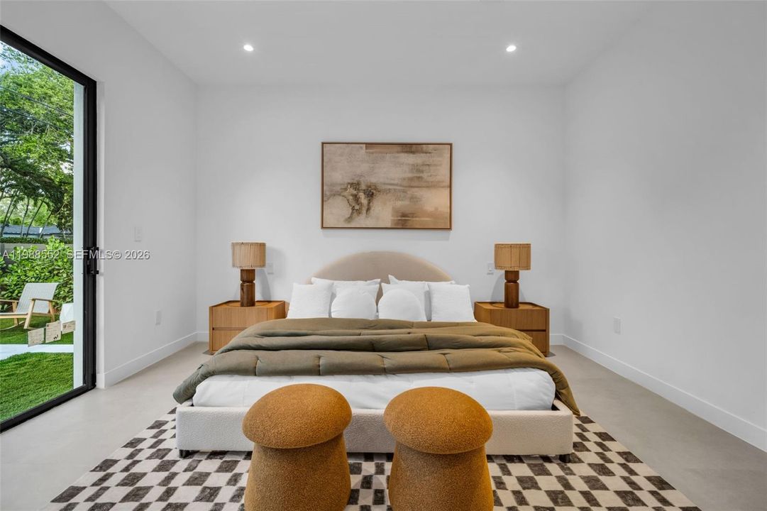 Vendido Recientemente: $2,700,000 (4 camas, 4 baños, 2546 Pies cuadrados)