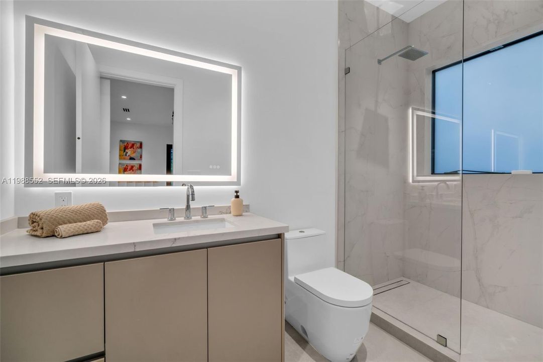 Vendido Recientemente: $2,700,000 (4 camas, 4 baños, 2546 Pies cuadrados)
