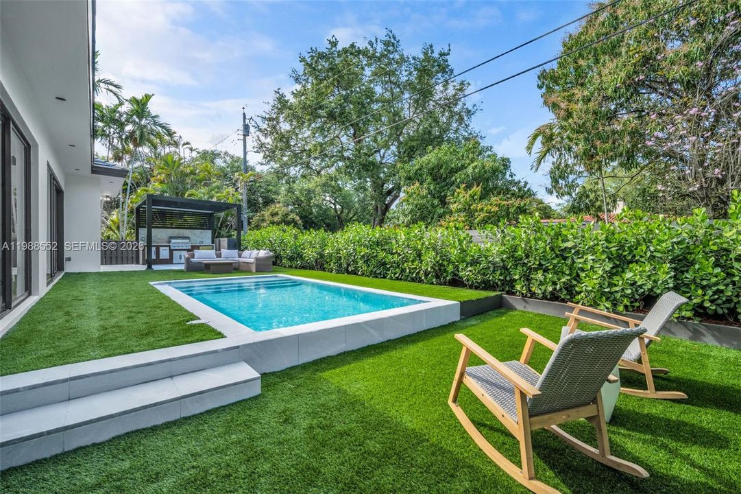 Vendido Recientemente: $2,700,000 (4 camas, 4 baños, 2546 Pies cuadrados)