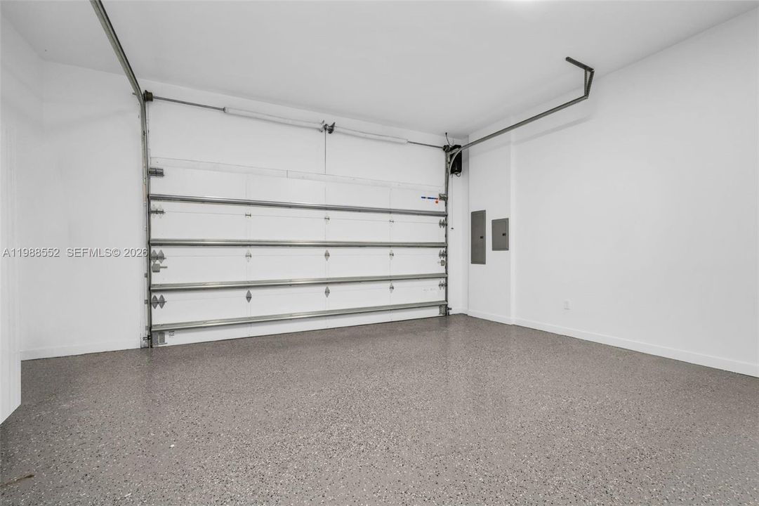 Vendido Recientemente: $2,700,000 (4 camas, 4 baños, 2546 Pies cuadrados)