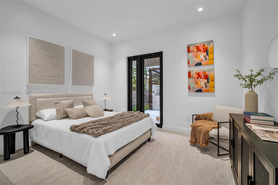 Vendido Recientemente: $2,700,000 (4 camas, 4 baños, 2546 Pies cuadrados)