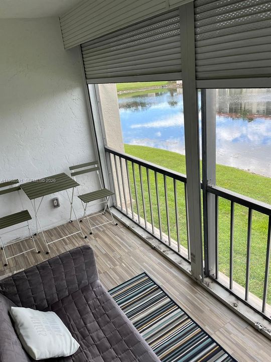 Active With Contract: $1,499 (1 beds, 1 baths, 900 Square Feet)