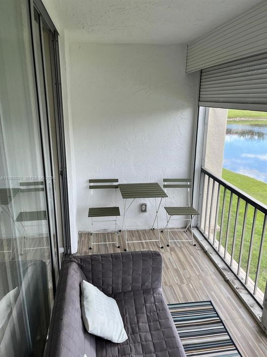 Active With Contract: $1,499 (1 beds, 1 baths, 900 Square Feet)