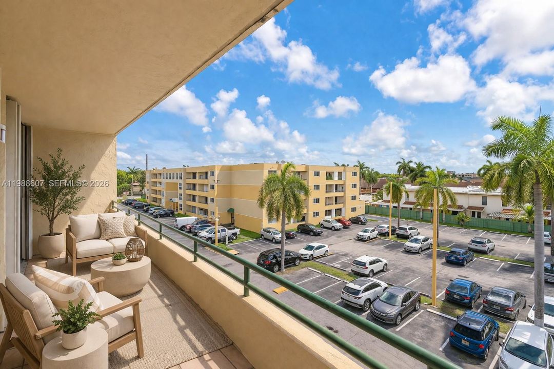 На продажу: $299,000 (2 спален, 2 ванн, 840 Квадратных фут)