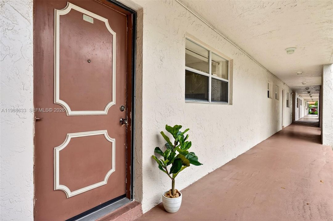 For Sale: $239,000 (2 beds, 2 baths, 1060 Square Feet)