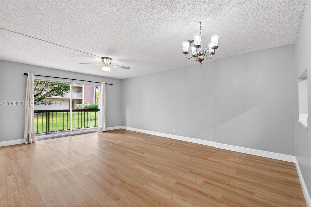For Sale: $239,000 (2 beds, 2 baths, 1060 Square Feet)