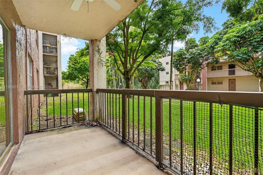 For Sale: $239,000 (2 beds, 2 baths, 1060 Square Feet)