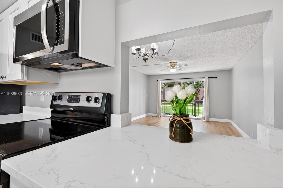 For Sale: $239,000 (2 beds, 2 baths, 1060 Square Feet)