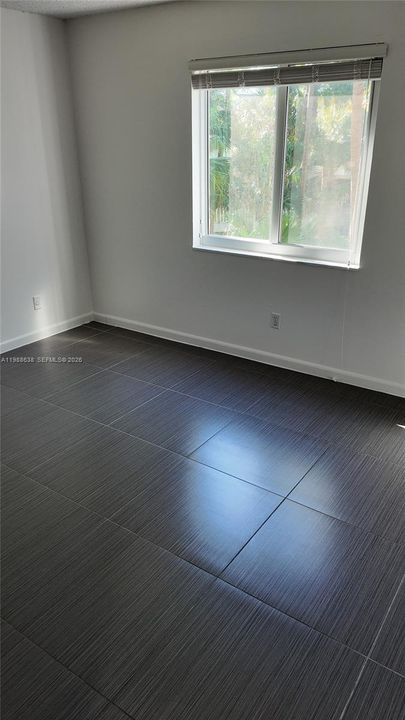 Activo con contrato: $1,900 (2 camas, 1 baños, 434568 Pies cuadrados)