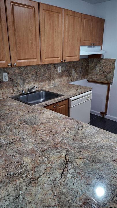 Activo con contrato: $1,900 (2 camas, 1 baños, 434568 Pies cuadrados)