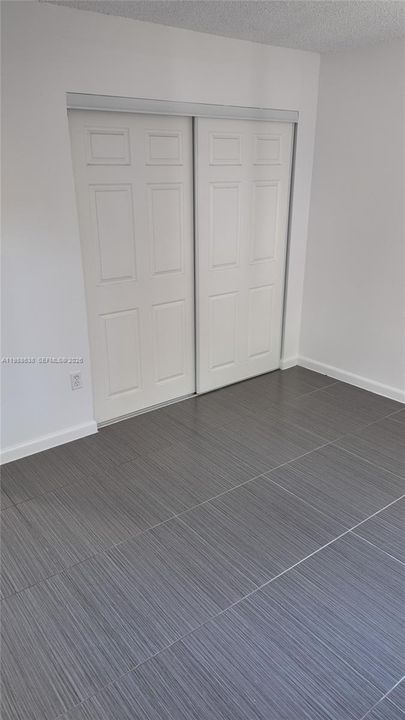 Activo con contrato: $1,900 (2 camas, 1 baños, 434568 Pies cuadrados)