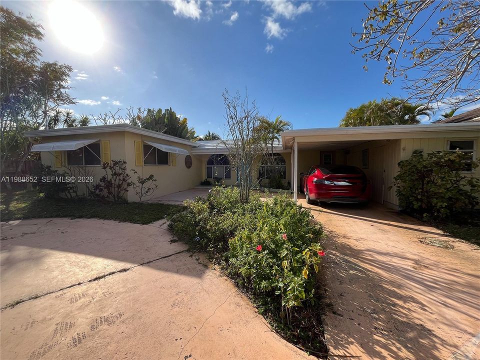 For Sale: $1,150,000 (2 beds, 2 baths, 1744 Square Feet)