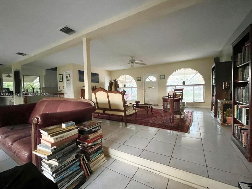 For Sale: $1,150,000 (2 beds, 2 baths, 1744 Square Feet)