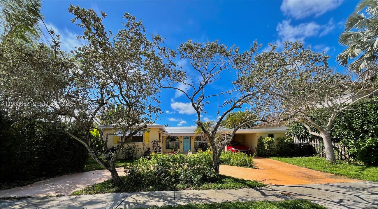 For Sale: $1,150,000 (2 beds, 2 baths, 1744 Square Feet)