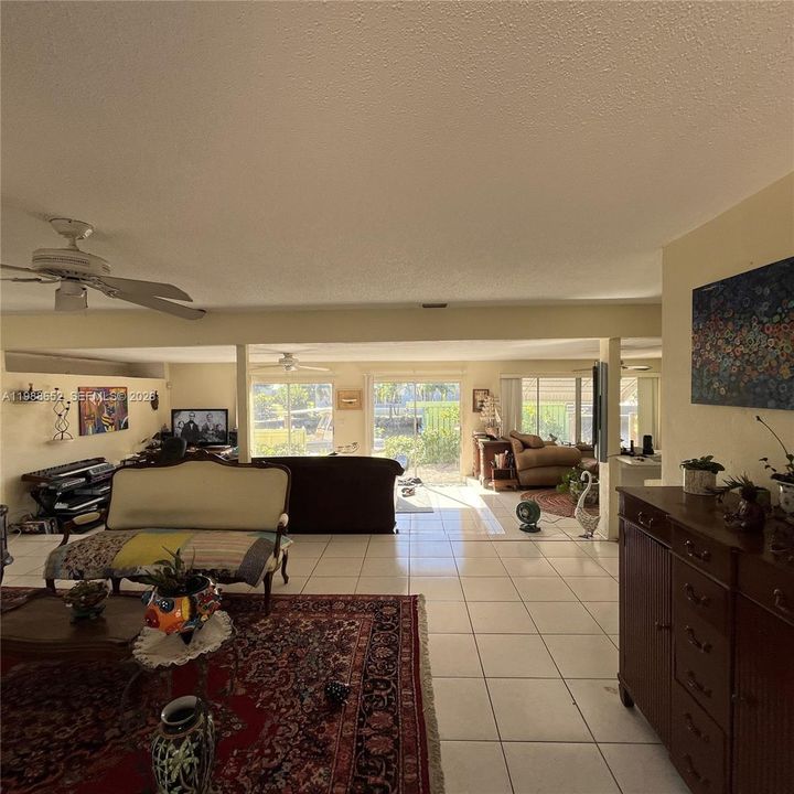 For Sale: $1,150,000 (2 beds, 2 baths, 1744 Square Feet)
