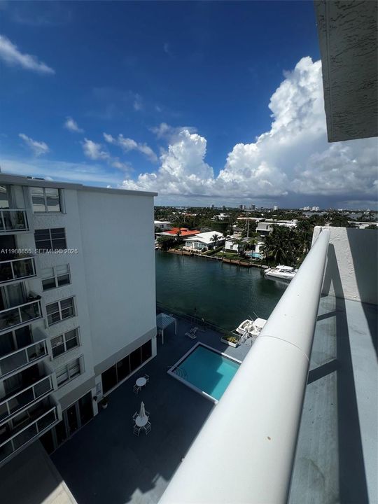 For Sale: $529,000 (2 beds, 2 baths, 1441 Square Feet)