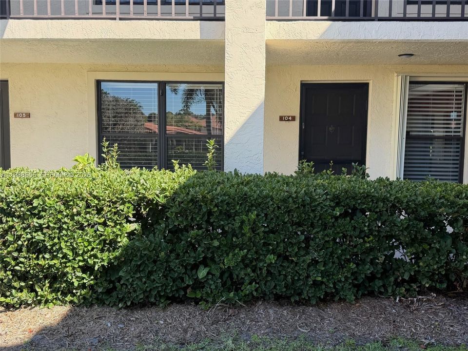 For Rent: $1,500 (1 beds, 1 baths, 697 Square Feet)