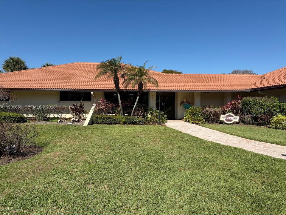 For Rent: $1,500 (1 beds, 1 baths, 697 Square Feet)