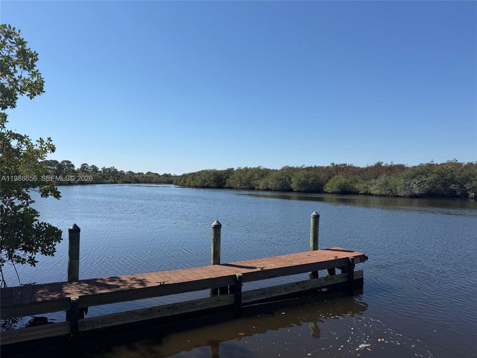 For Rent: $1,500 (1 beds, 1 baths, 697 Square Feet)