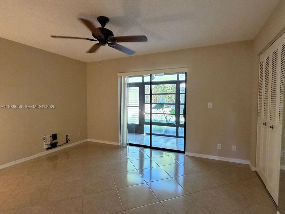 For Rent: $1,500 (1 beds, 1 baths, 697 Square Feet)