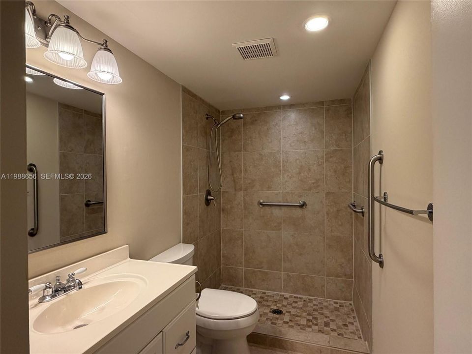 For Rent: $1,500 (1 beds, 1 baths, 697 Square Feet)