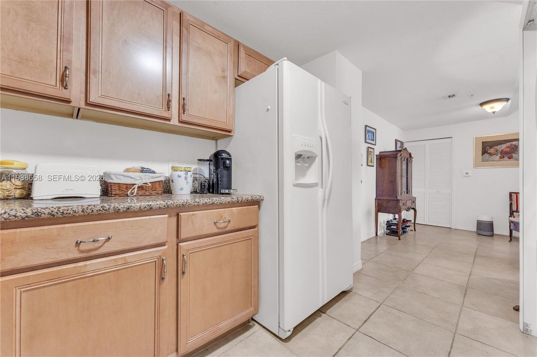 Active With Contract: $349,000 (2 beds, 2 baths, 970 Square Feet)