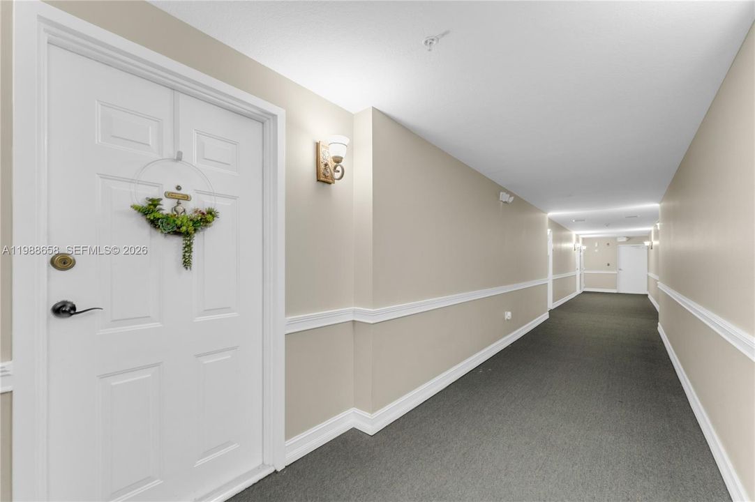 Active With Contract: $349,000 (2 beds, 2 baths, 970 Square Feet)