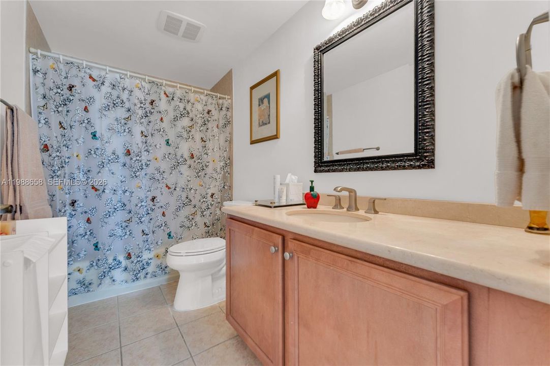 Active With Contract: $349,000 (2 beds, 2 baths, 970 Square Feet)