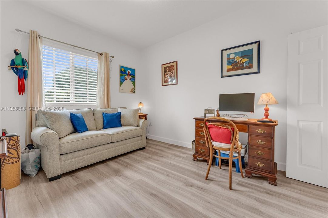 Active With Contract: $349,000 (2 beds, 2 baths, 970 Square Feet)