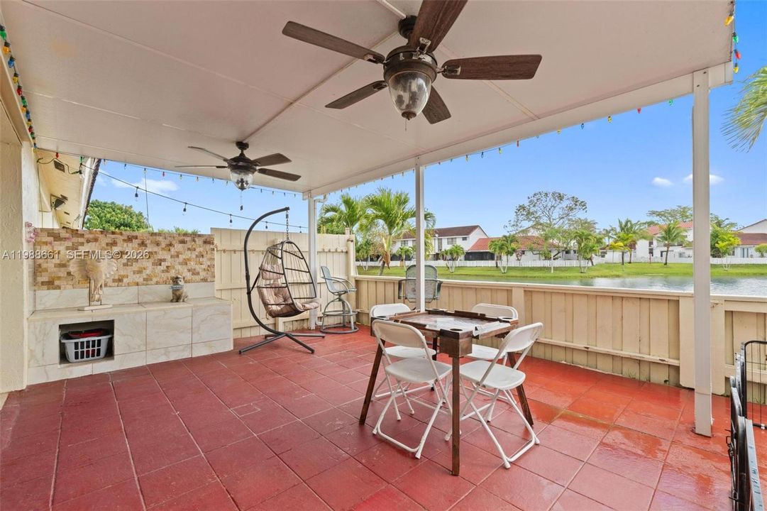 En Venta: $375,000 (3 camas, 2 baños, 1423 Pies cuadrados)