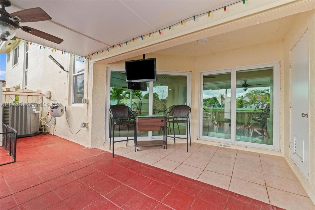 En Venta: $375,000 (3 camas, 2 baños, 1423 Pies cuadrados)