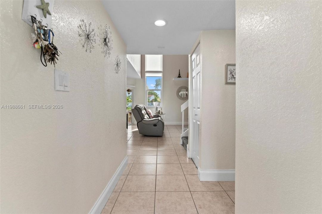 En Venta: $375,000 (3 camas, 2 baños, 1423 Pies cuadrados)