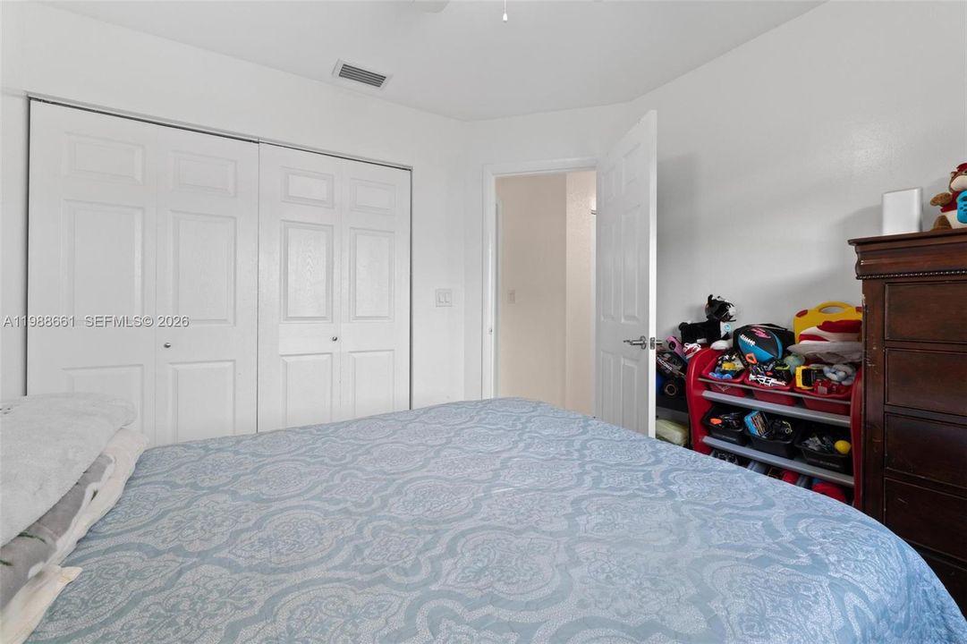 En Venta: $375,000 (3 camas, 2 baños, 1423 Pies cuadrados)