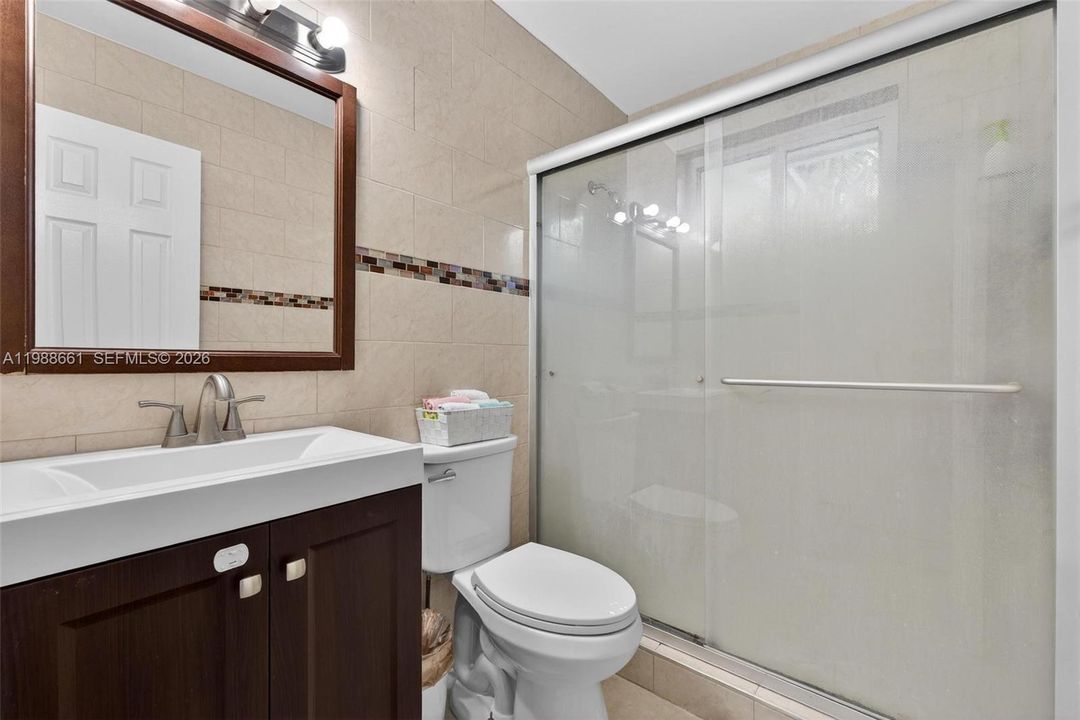 En Venta: $375,000 (3 camas, 2 baños, 1423 Pies cuadrados)