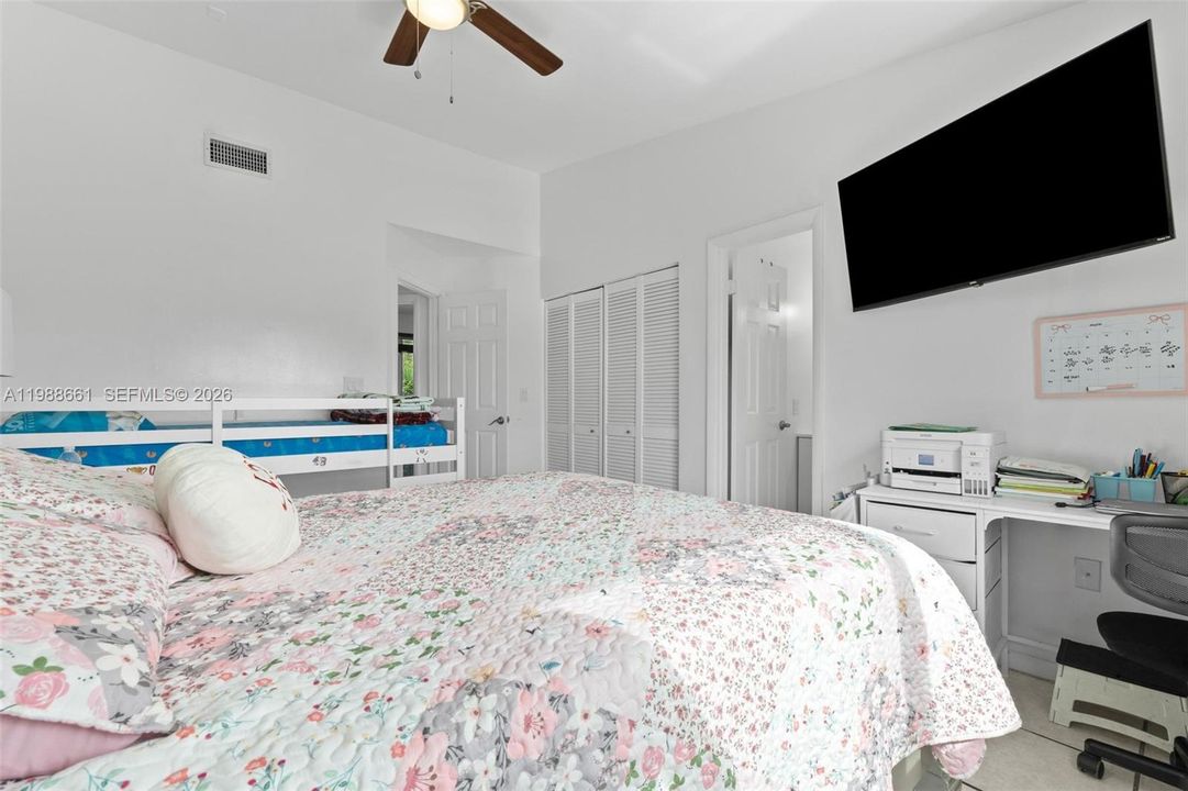 En Venta: $375,000 (3 camas, 2 baños, 1423 Pies cuadrados)