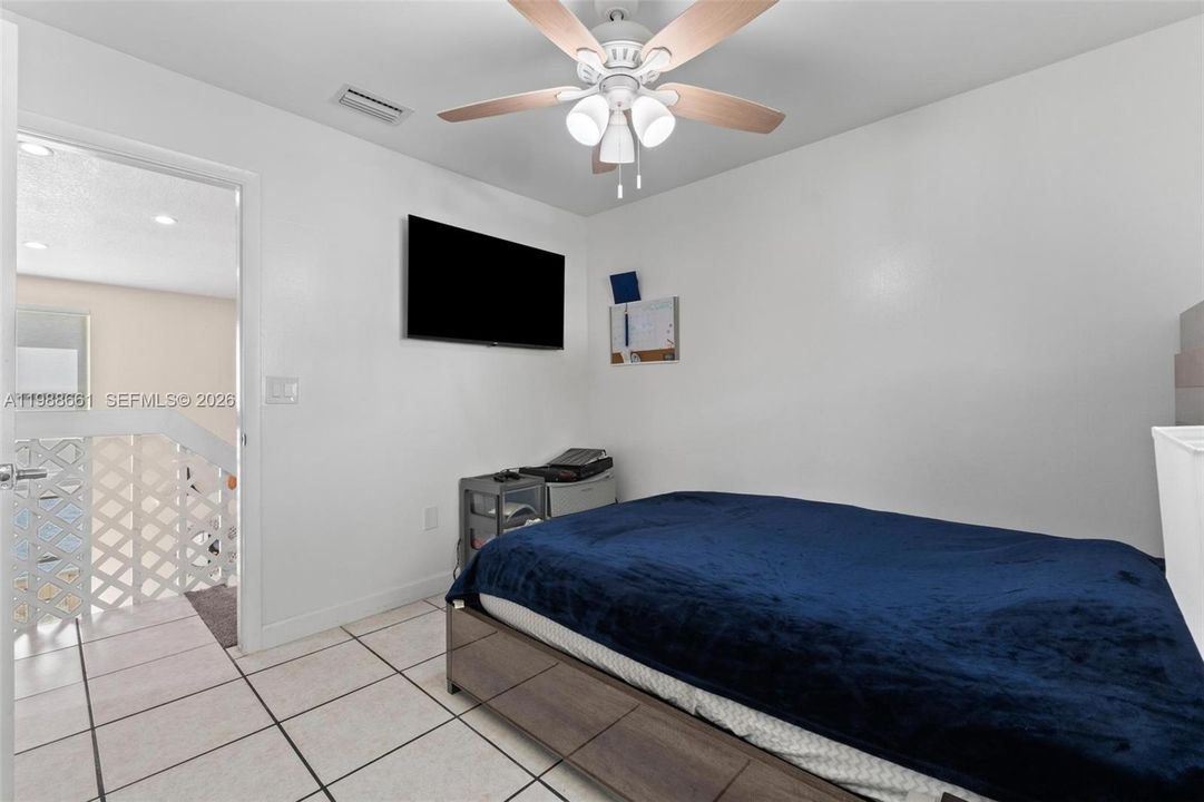 En Venta: $375,000 (3 camas, 2 baños, 1423 Pies cuadrados)